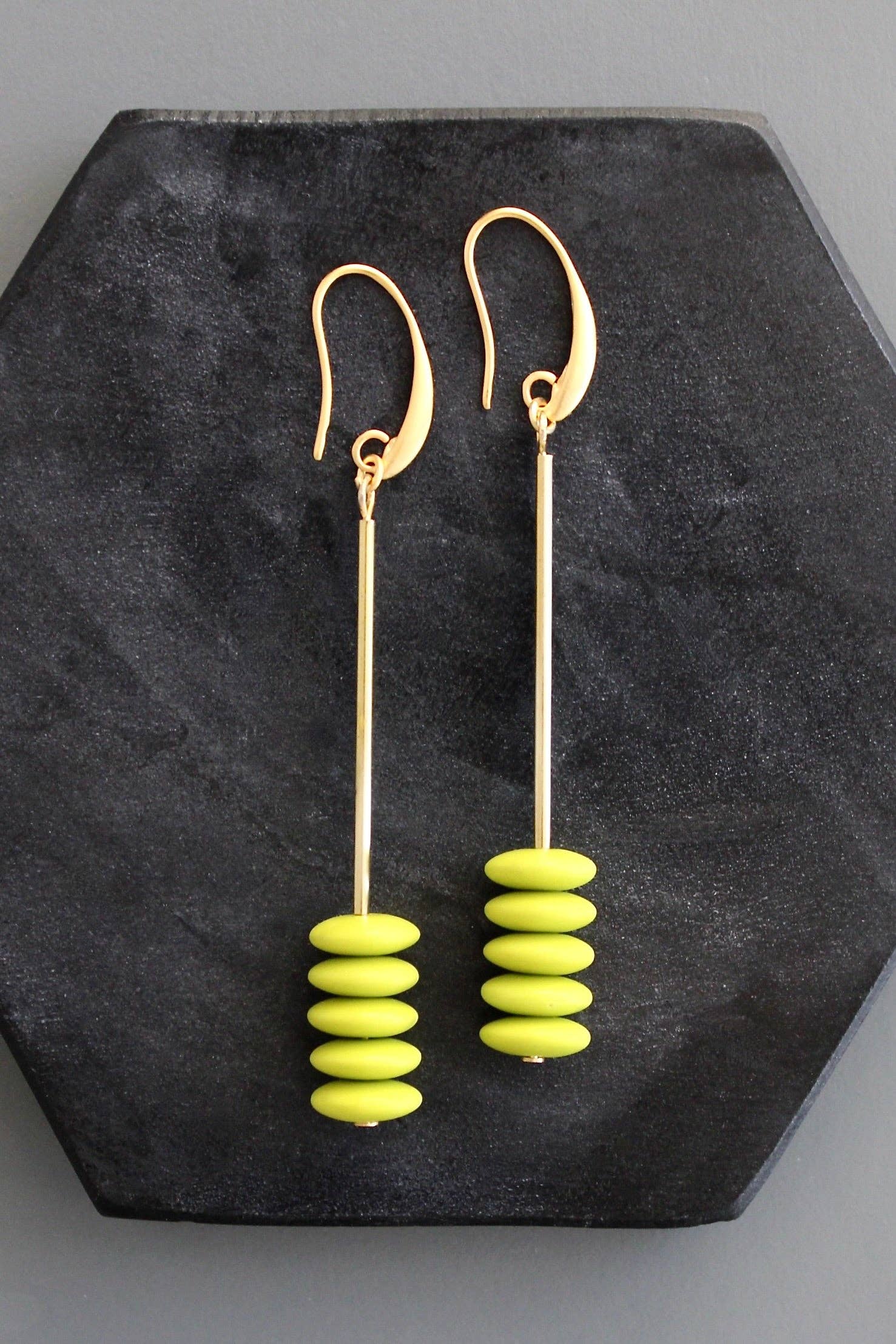 KYLE57 chartreuse discs geometric earrings