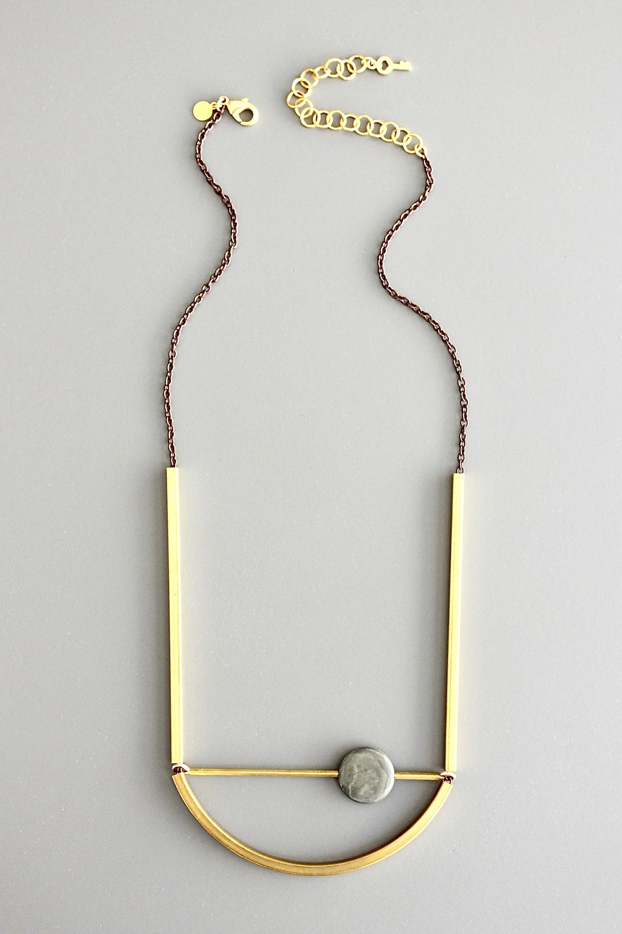 ATH122 Geometric brass necklace