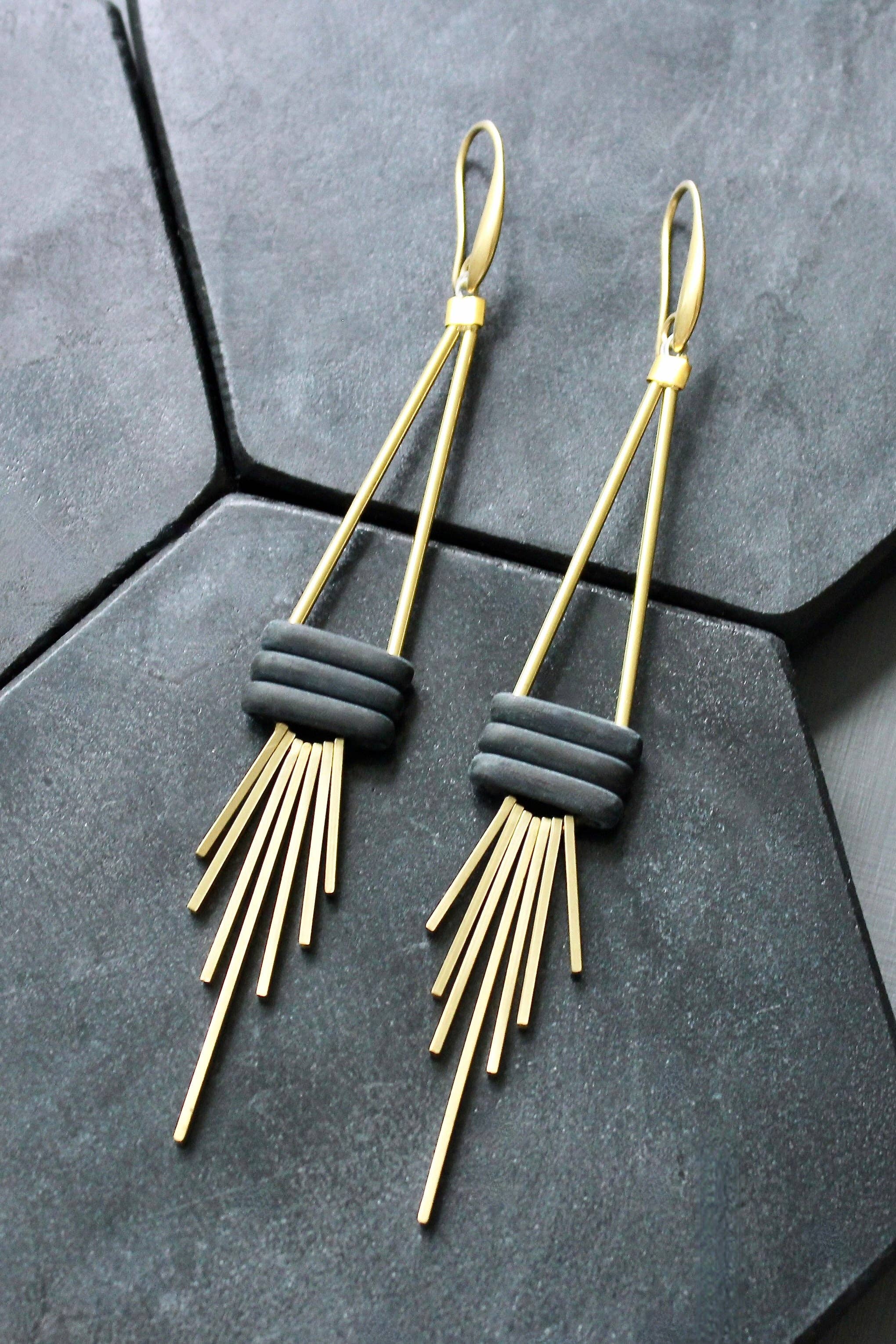 JLTE73 matte black glass geometric earrings