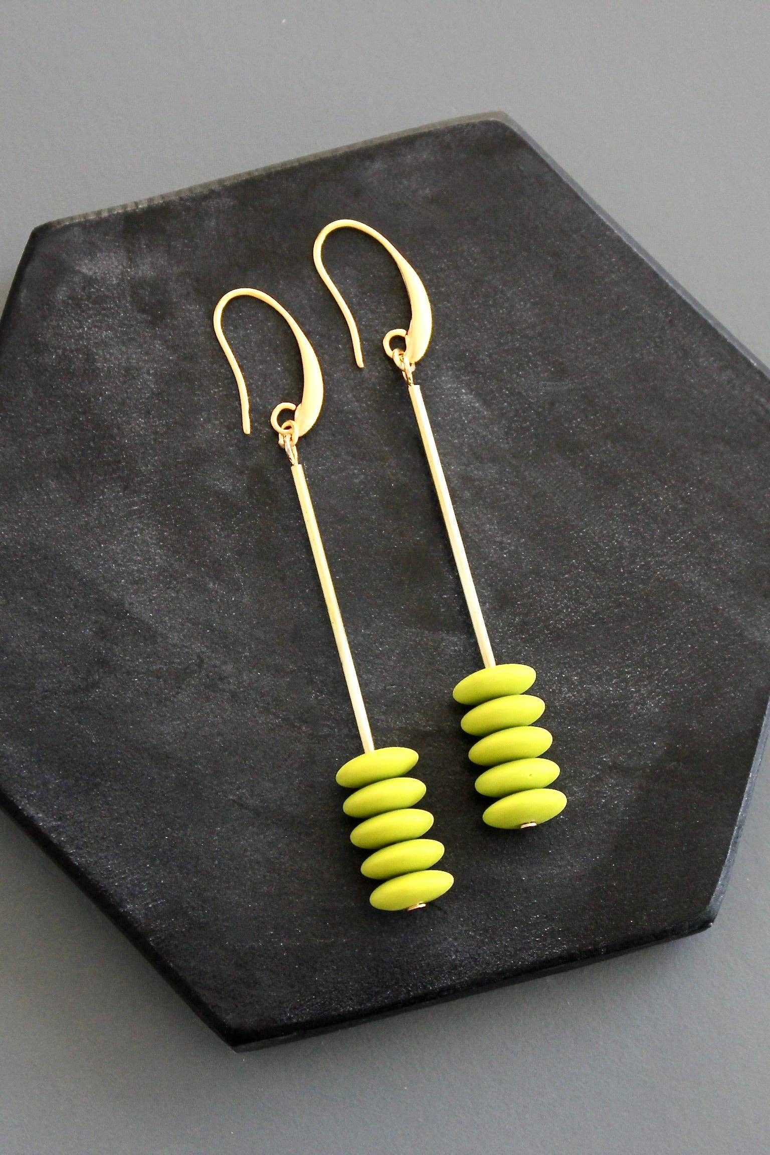 KYLE57 chartreuse discs geometric earrings