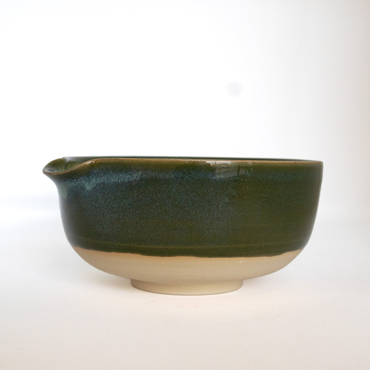 6" Spouted Bowl