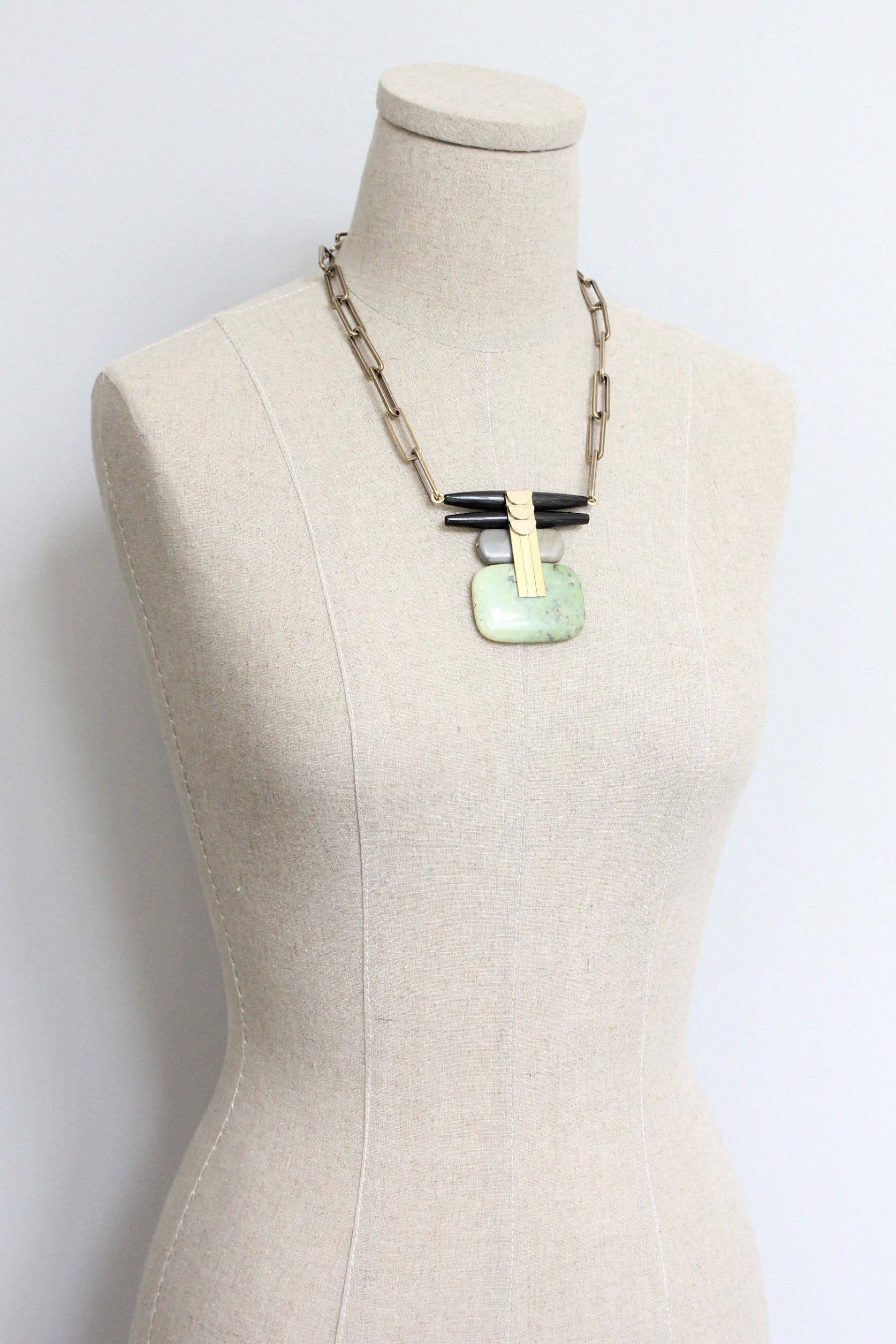 LEX320 Green and black ArtDeco pendant necklace