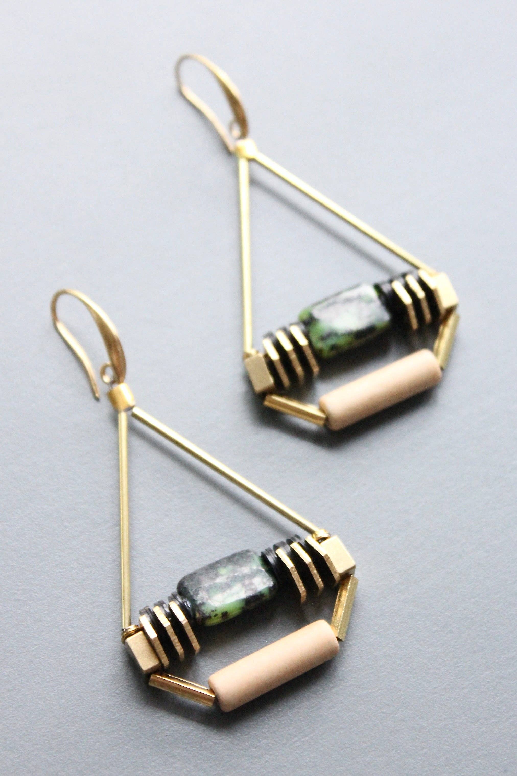 HYLE63 Glass and jasper artdeco earrings